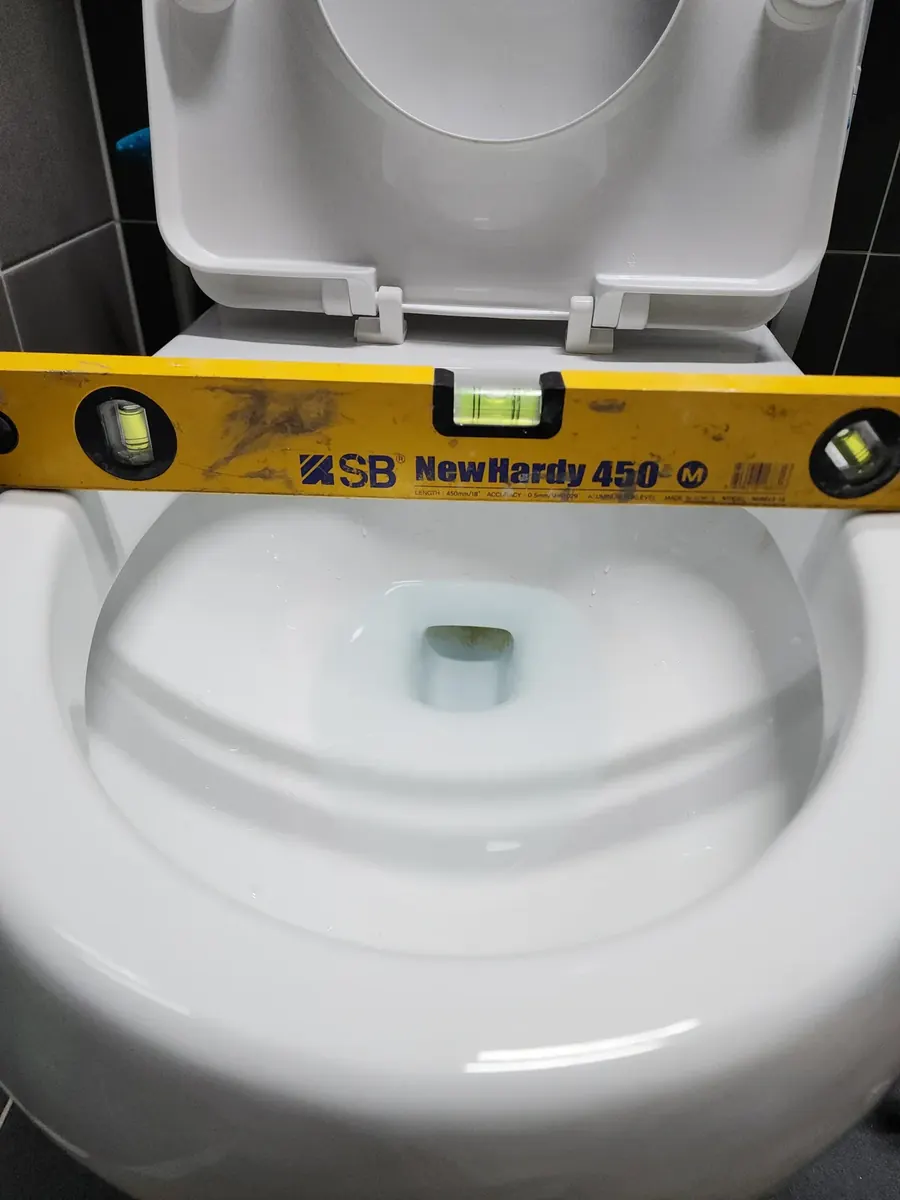 변기 테두리 보수 — 변기 수평 확인